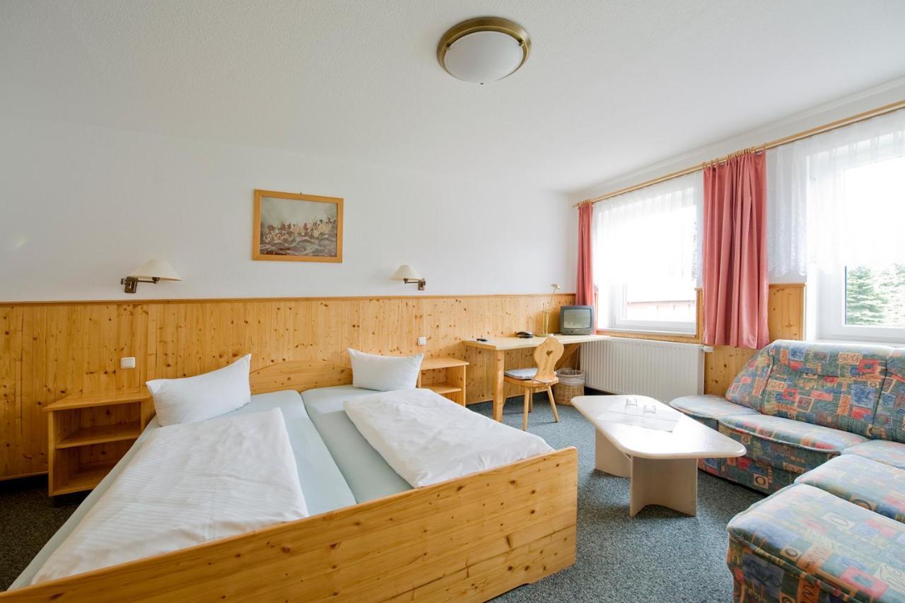 Hotel Sportpark Rabenberg Breitenbrunn  Esterno foto